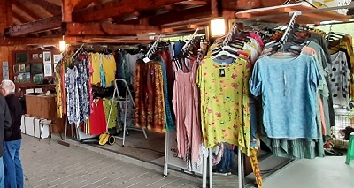 Kaunis Kukko KlädShop - Nagu sommartorg